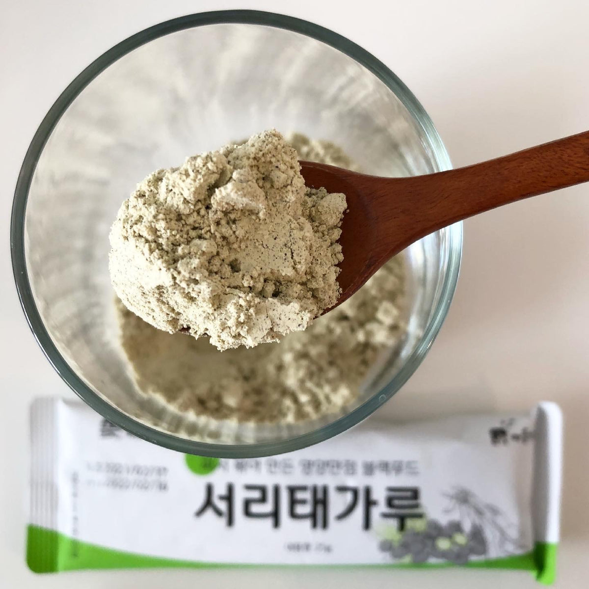 Ssarijae Roasted Seoritae Black Soybean Powder Shake (25g × 10 Sticks)