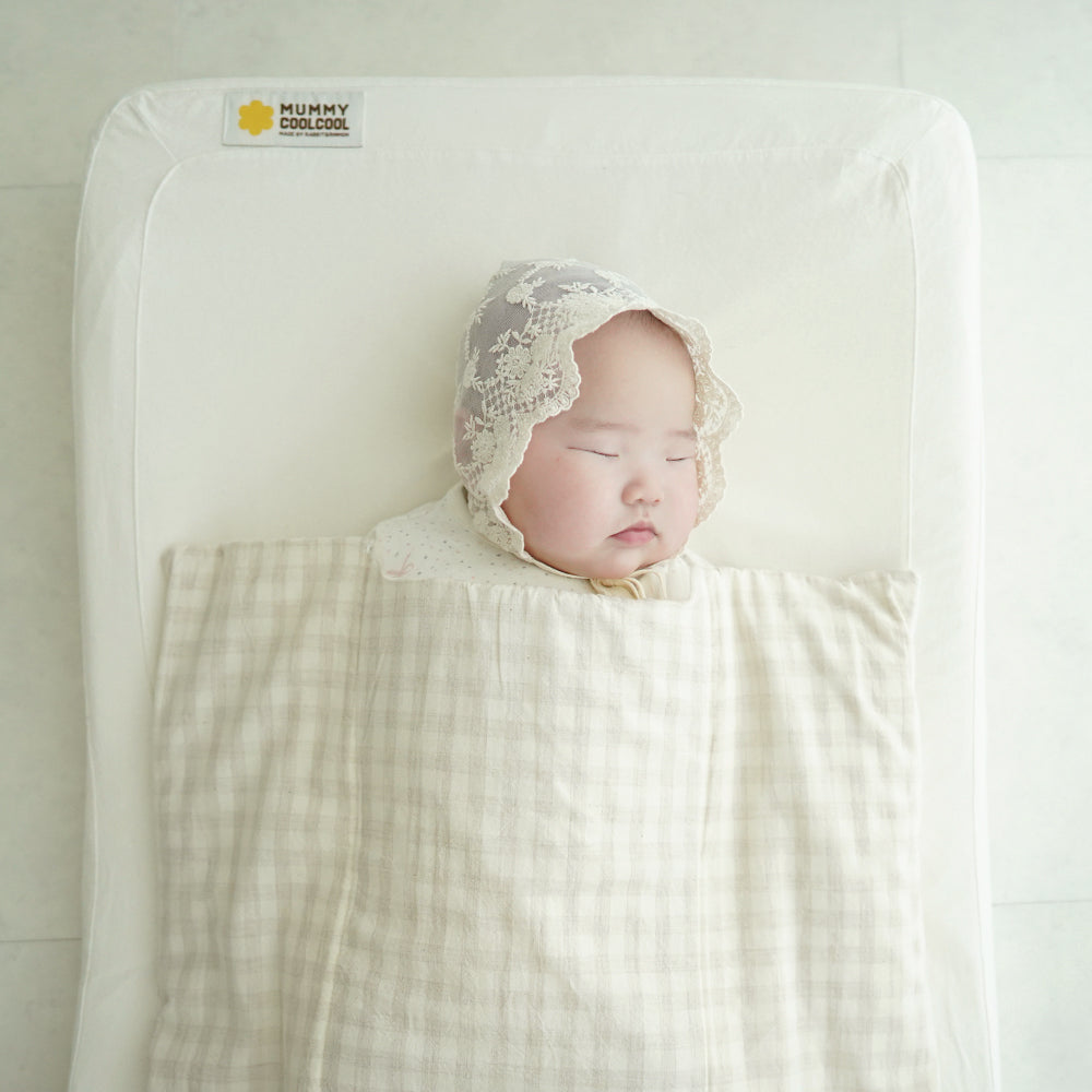 Mommy Kulkul All-in-One Moro Reflex Millet Blanket – Beige Check (Mesh)