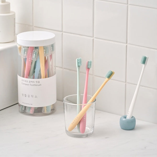 Saenghwal Gongjakso Ultra Soft Compact Toothbrush (24 pieces) H40009-001